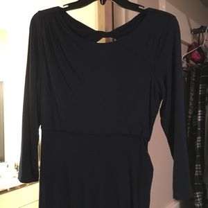 Beautiful navy maternity dress!